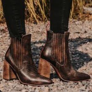 Freebird JANELLE booties size 10